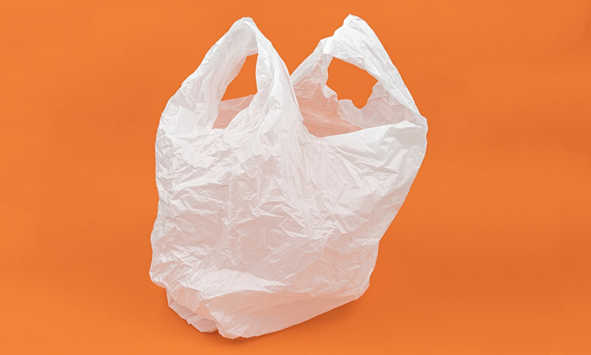 6 วิธีเก็บถุงพลาสติกอย่างฉลาด เป็นระเบียบ หยิบใช้ง่าย