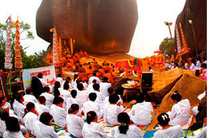 เปิดตำนานรอยพระพุทธบาท เขาคิชฌกูฎ