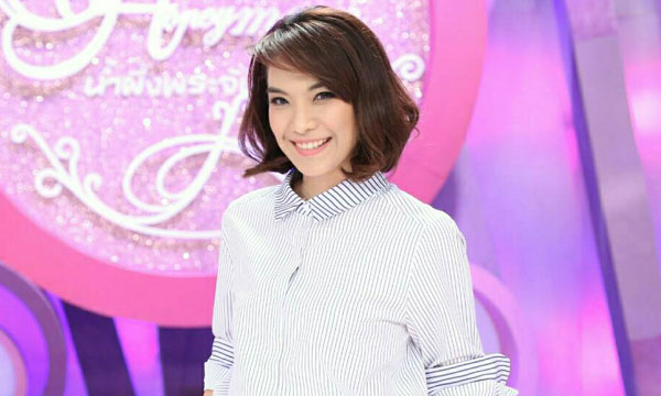 เปิดประวัติ “หมอเมย์ มีเซ้นส์” หมอดูไพ่ทาโรต์ชื่อดัง ทั้งสาวและสวย!